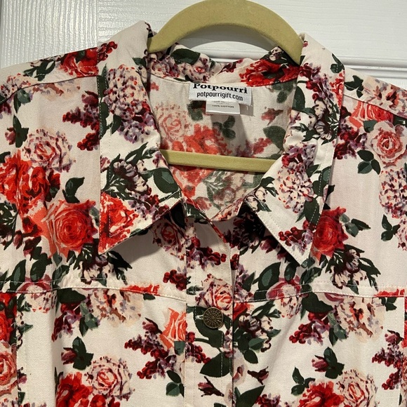 NWOT Potpourri Size 1X Rose Floral Print Button Down Denim Shacket Top Pockets - Picture 2 of 12